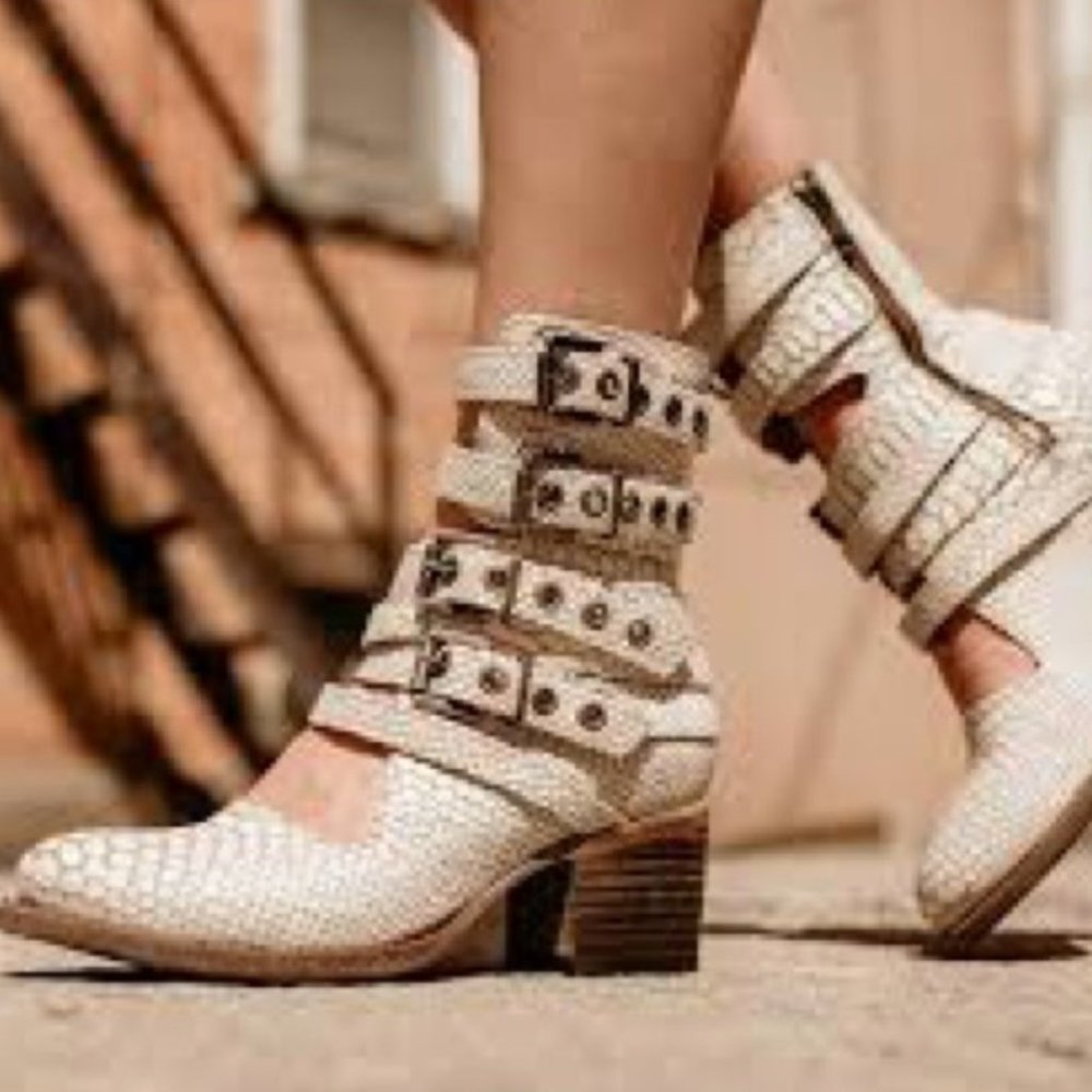 Freebird Clover White Snake